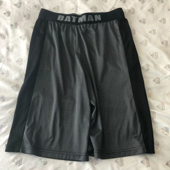 BATMAN boys size XXL (18) athletic wear shorts - Picture 2 of 3